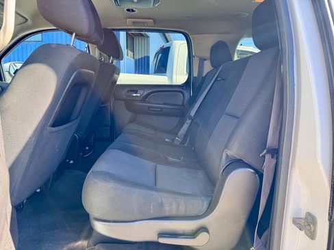 Used 2012 Chevrolet Suburban LS w/ Convenience Package 1 RWD image 10