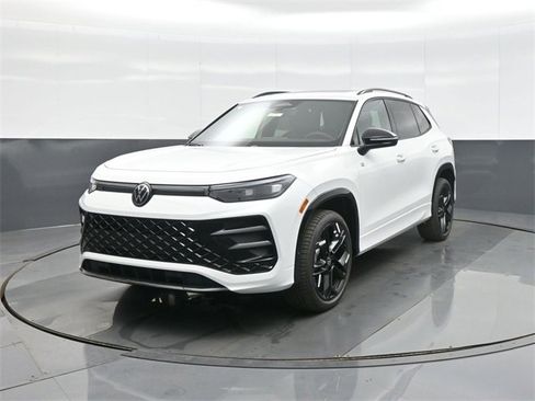 New 2026 Volkswagen Tiguan SE R-Line image 3