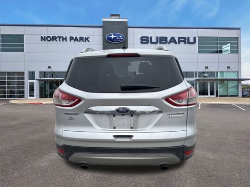 Used 2015 Ford Escape Titanium image 4