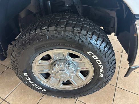 Used 2024 RAM 2500 Tradesman w/ Chrome Appearance Group AWD/4WD image 34