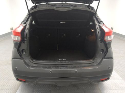 Used 2020 Nissan Kicks SR w/ SR Premium Package image 29