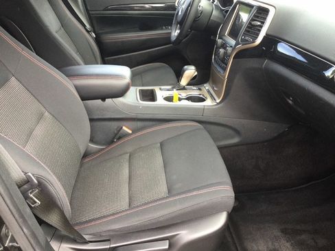 Used 2016 Jeep Grand Cherokee Laredo 75th Anniversary AWD/4WD image 23