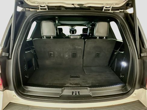 Used 2019 Ford Expedition Limited w/ Equipment Group 302A AWD/4WD image 32