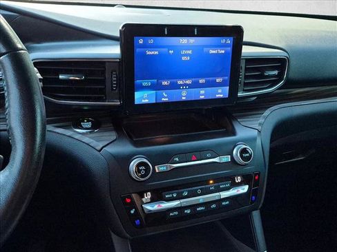 Used 2020 Ford Explorer Limited RWD image 11