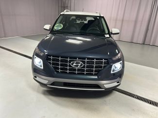 Used 2023 Hyundai Venue Limited FWD video 2