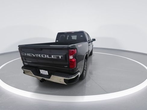 Used 2024 Chevrolet Silverado 1500 LT AWD/4WD image 8