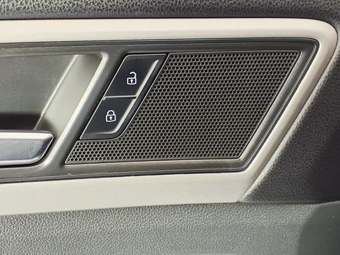 Used 2020 Volkswagen Atlas Cross Sport SE w/ Panoramic Sunroof Package image 15