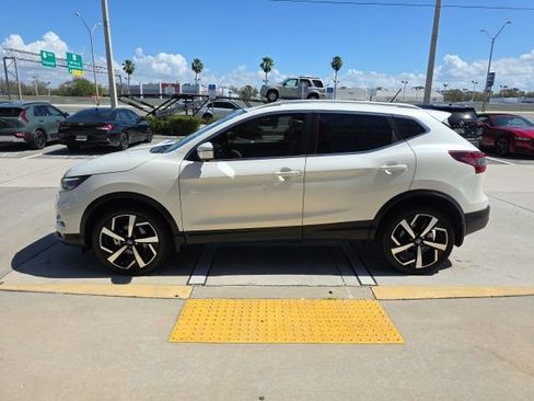 Used 2021 Nissan Rogue Sport SL w/ Premium Package image 7