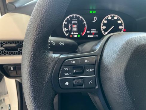 Certified 2025 Honda HR-V LX image 9