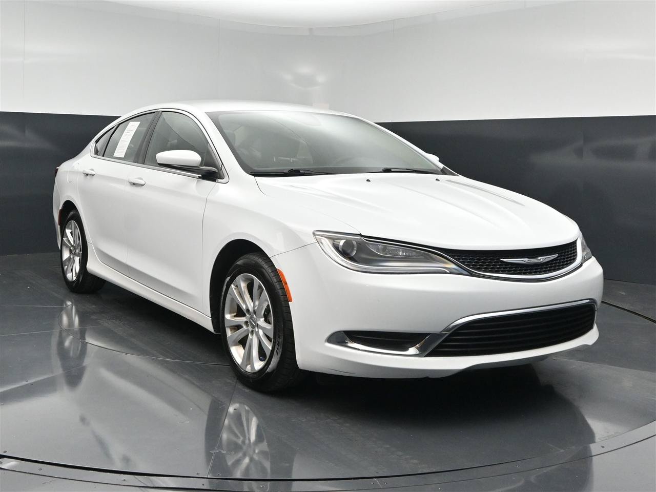 Used 2017 Chrysler 200 Limited Platinum w/ Comfort & Convenience Group FWD image 1