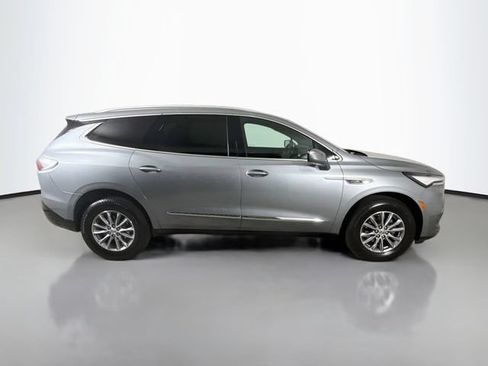 Used 2024 Buick Enclave Essence w/ Technology Package FWD image 8