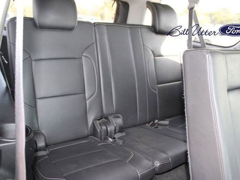 Used 2016 Chevrolet Suburban LT image 14