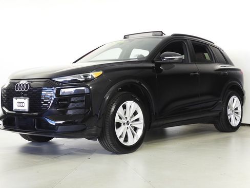 Used 2025 Audi Q6 e-tron Premium w/ 20" Wheel Package image 2