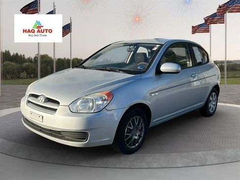 Used 2010 Hyundai Accent GS image 1