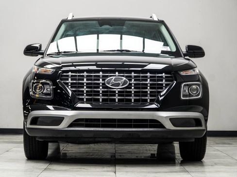 Used 2023 Hyundai Venue SEL FWD image 7