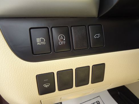 Used 2019 Toyota Highlander XLE AWD/4WD image 15