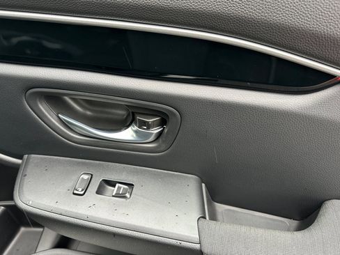 Used 2025 Honda Pilot Sport image 22