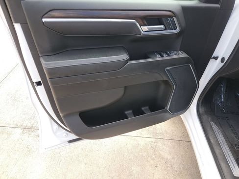 Used 2025 GMC Sierra 1500 SLT RWD image 29
