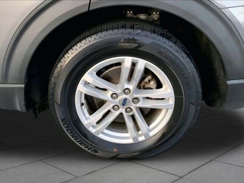 Used 2021 Ford Explorer XLT w/ Equipment Group 202A RWD image 10
