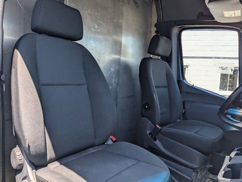 Used 2019 Mercedes-Benz Sprinter 144 image 11