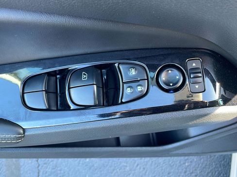 Used 2023 Nissan Altima 2.5 SV FWD image 10