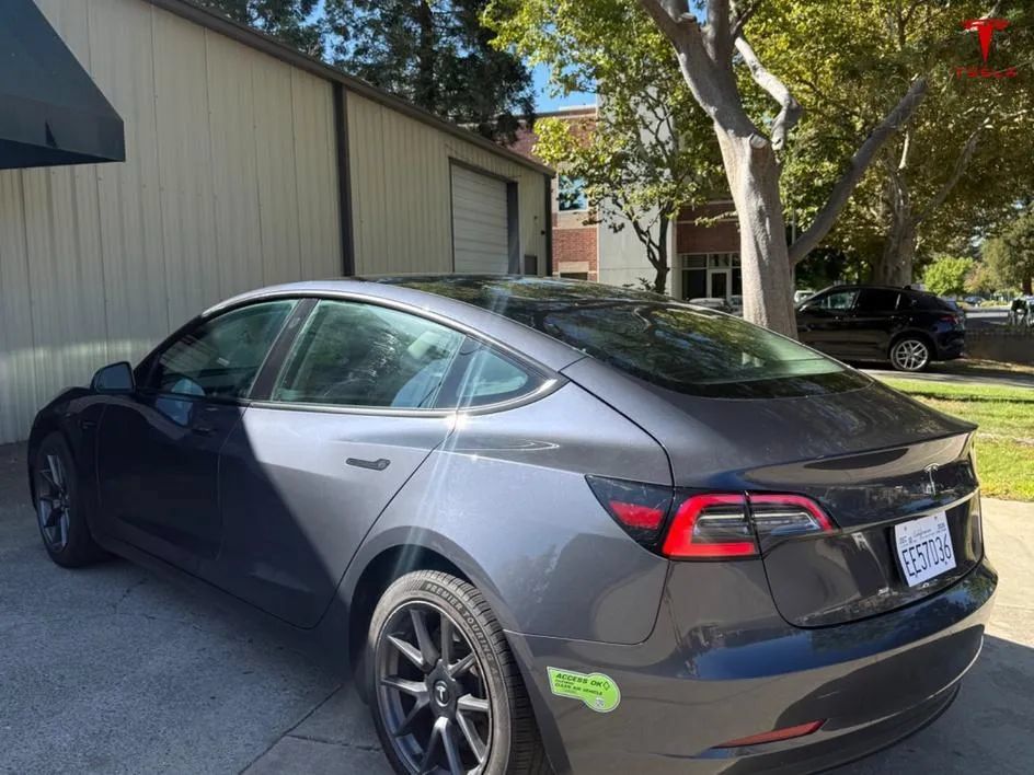 Used 2023 Tesla Model 3 Standard Range RWD image 5