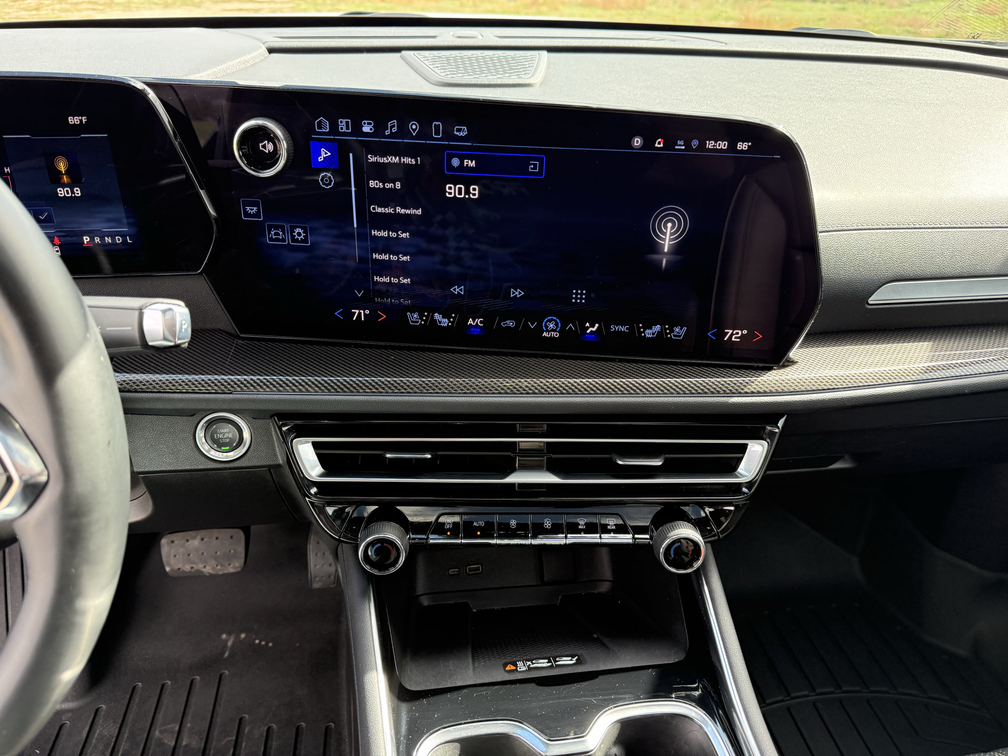 Used 2025 Chevrolet Traverse High Country AWD/4WD image 19