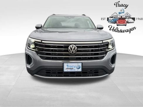 New 2026 Volkswagen Atlas SE image 2