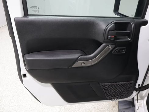 Used 2018 Jeep Wrangler Unlimited Sport S AWD/4WD image 12