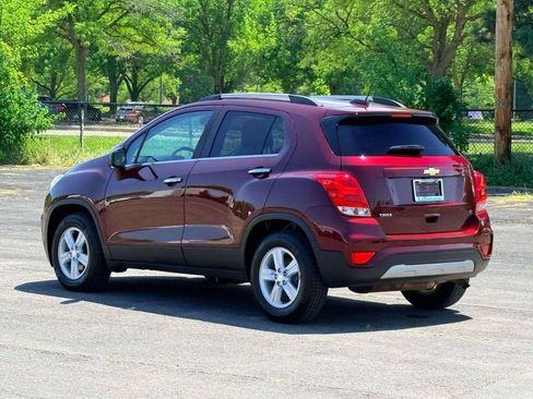 Used 2017 Chevrolet Trax LT w/ LT Convenience Package FWD image 7