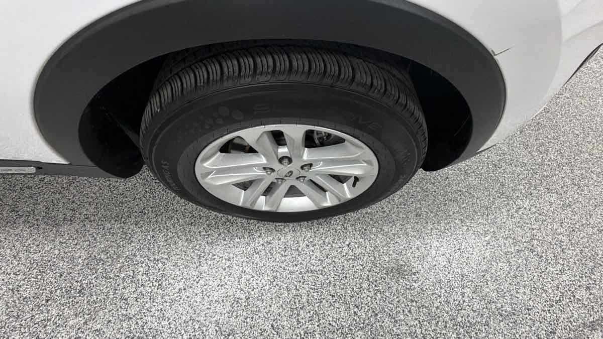 Used 2016 Ford Explorer XLT FWD image 34