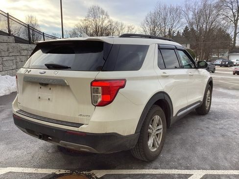 Used 2021 Ford Explorer XLT w/ Equipment Group 202A image 7