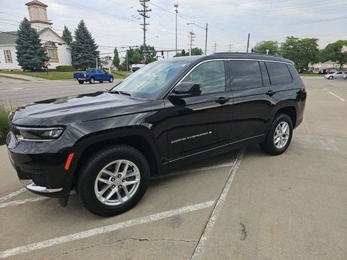 Certified 2025 Jeep Grand Cherokee L Laredo w/ Luxury Tech Group I AWD/4WD image 9