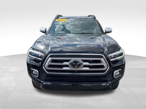 Used 2021 Toyota Tacoma Limited AWD/4WD image 2
