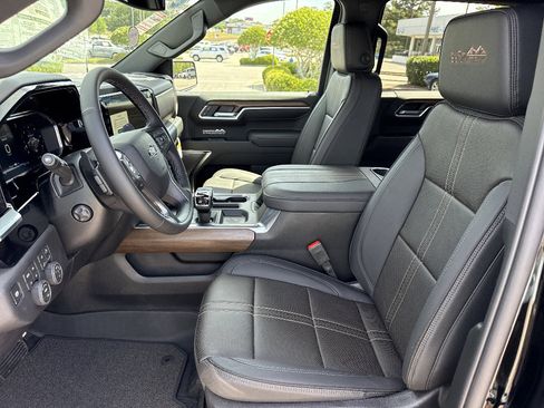 New 2026 Chevrolet Silverado 1500 High Country w/ Midnight Edition AWD/4WD image 13
