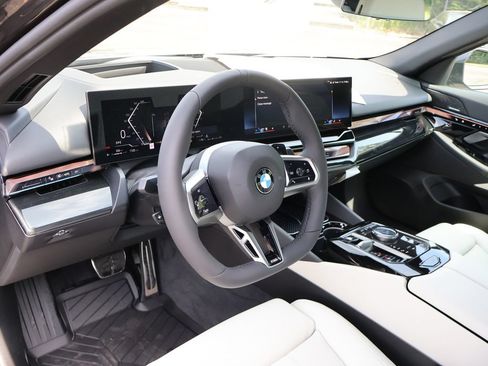 New 2027 BMW 530i xDrive w/ M Sport Package AWD/4WD image 17