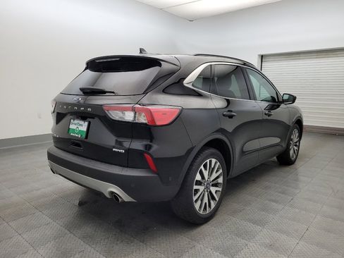 Used 2021 Ford Escape Titanium image 9