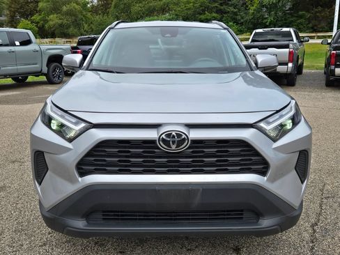 Used 2025 Toyota RAV4 XLE AWD/4WD image 9