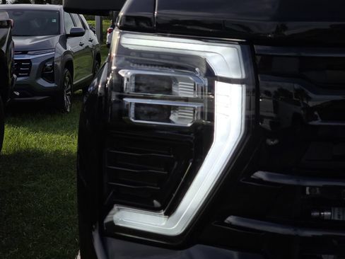 Certified 2025 Chevrolet Silverado 2500 LT w/ Trail Boss Package AWD/4WD image 12