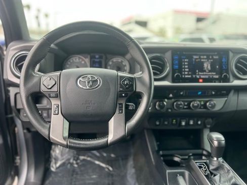 Used 2019 Toyota Tacoma TRD Off-Road image 14