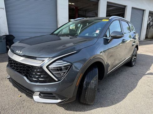 Certified 2024 Kia Sportage EX AWD/4WD image 3
