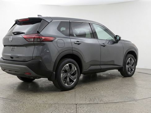 Used 2025 Nissan Rogue SV image 9