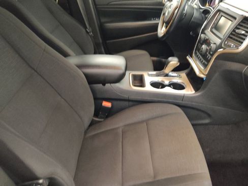 Used 2017 Jeep Grand Cherokee Laredo RWD image 21