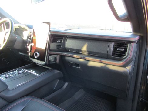 Certified 2023 Ford Expedition Limited image 19