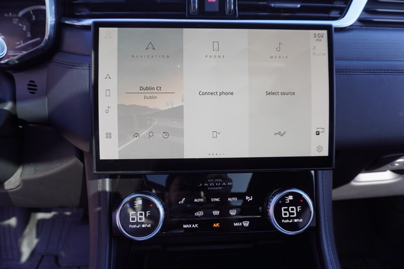 Used 2022 Jaguar F-PACE S AWD/4WD image 16