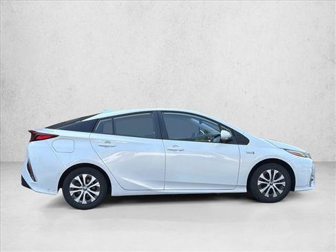 Used 2021 Toyota Prius Prime Limited FWD image 4