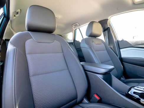 Used 2025 Chevrolet Trax LT w/ Driver Confidence Package image 17