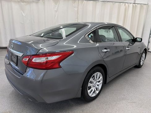 Used 2016 Nissan Altima 2.5 S w/ Power Driver Seat Package image 5