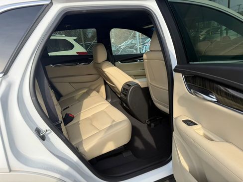 Used 2017 Cadillac XT5 FWD image 13