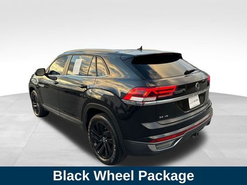 Used 2022 Volkswagen Atlas Cross Sport SE w/ Panoramic Sunroof Package image 3